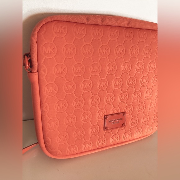 Michael Kors iPad bag - Picture 2 of 4